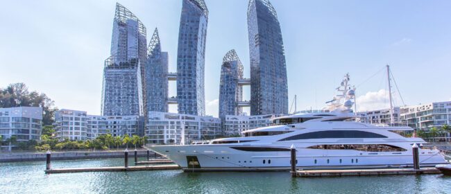 A Guide to Luxury Yacht Charter in and around Singapore