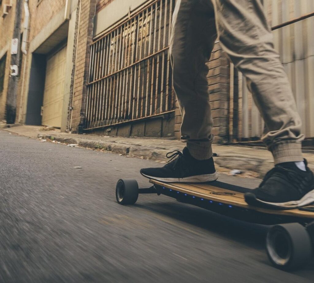 Best Long Range Electric Skateboards (in 2021) Things to Know